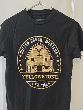 Yellowstone Black Short Sleeve Graphic Tee - Dutton Ranch